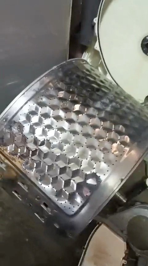 Lavadora desarmada con tambor y cuba